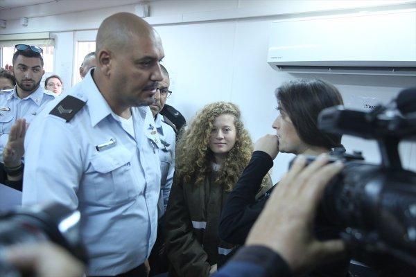 Filistinli Ahed Temimi’nin gözaltı süresi uzatıldı