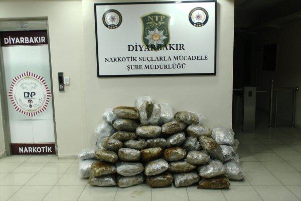 Diyarbakır'da 1 ton 30 kilogram uyuşturucu ele geçirildi