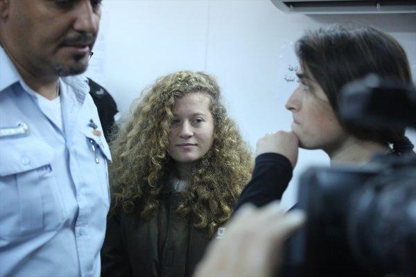 Filistinli Ahed Temimi’nin gözaltı süresi uzatıldı