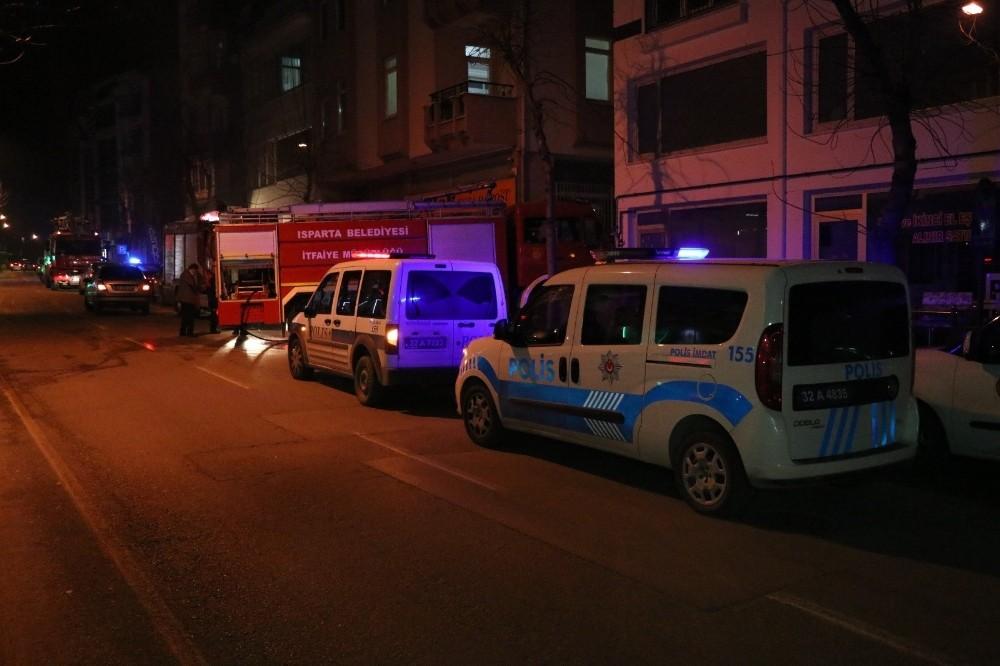 Isparta’da ecza deposunda yangın