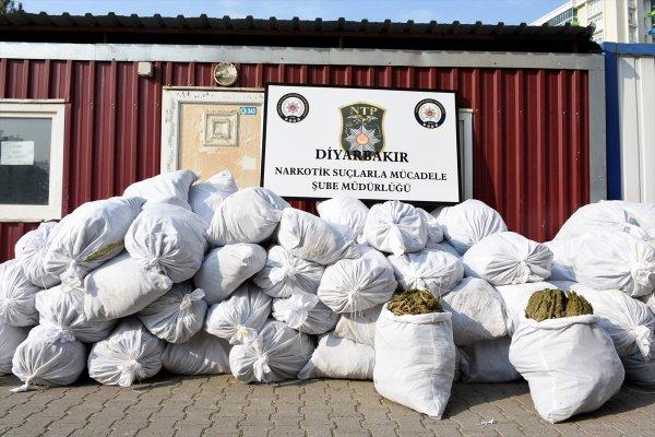 Emniyet güçleri uyuşturucu tacirlerine darbe vurdu