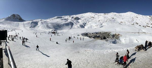 Hakkari'de kayak sporuna yatırımlar devam ediyor