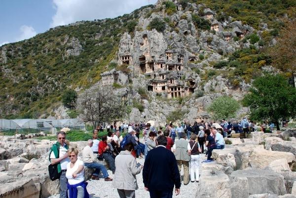 Antalya'daki Noel Baba ve Myra'ya ziyaretçi akını