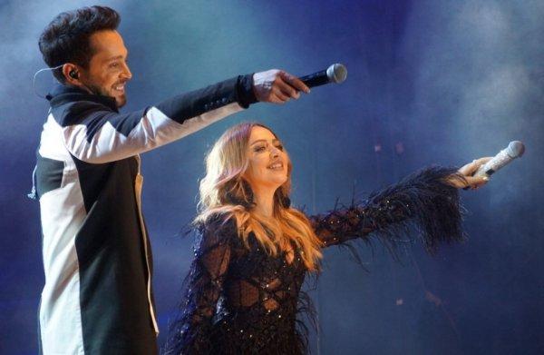 Devlet Bahçeli'den Murat Boz ve Hadise'ye telefon