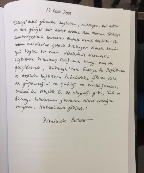 İngiltere'nin Ankara Büyükelçisi Anıtkabir'i ziyaret etti
