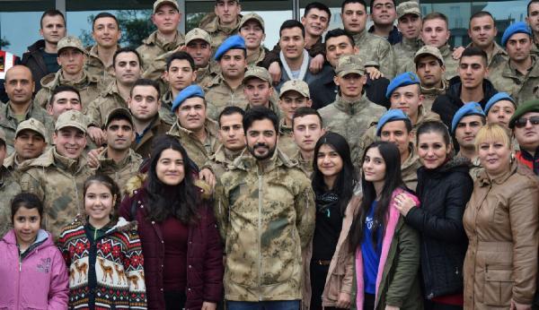 Yusuf Güney bu kez Şanlıurfa’da Mehmetçiği coşturdu