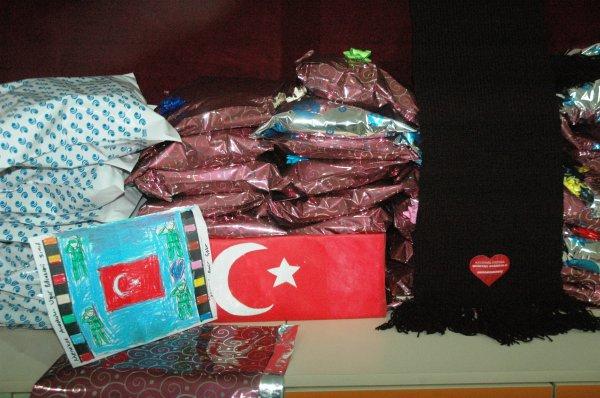 Kahramanmaraş'ta anneler askerler için 200 atkı ördü