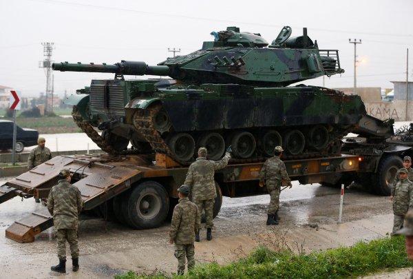 Türk tankları Reyhanlı'da