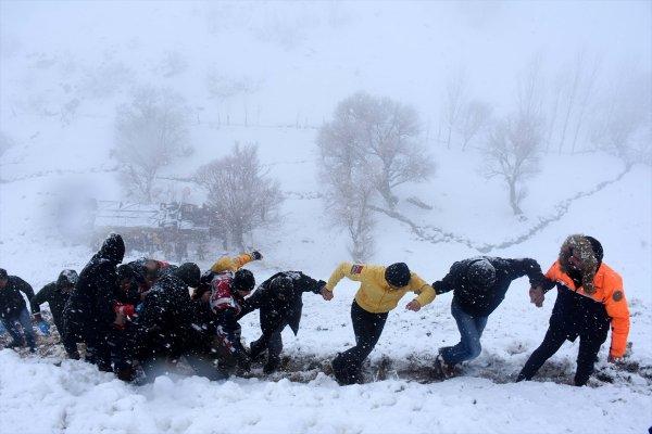 Muş'ta otobüs devrildi