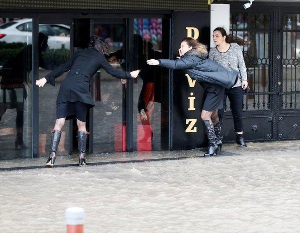 Kocaoğlu İzmir'deki su taşkınlarıyla ilgili konuştu