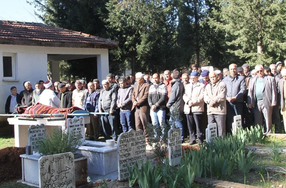 Cenazesine katıldığı kayınbabasına hakkını helal etmedi
