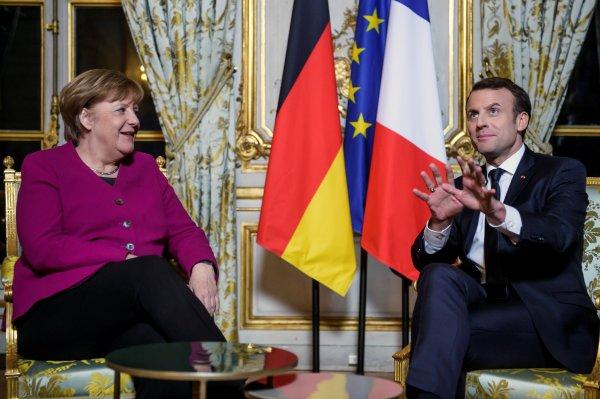 Merkel ve Macron SPD'ye koalisyon çağrısı yaptı