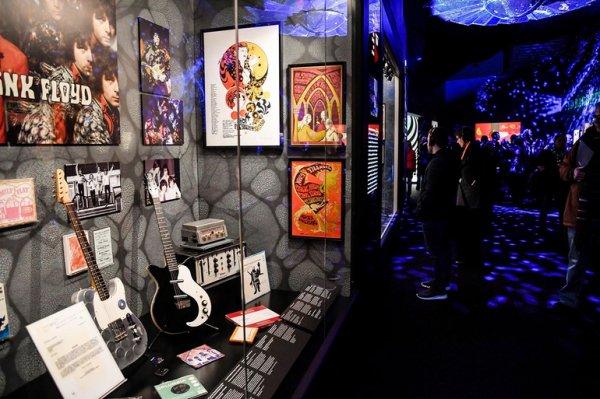 Pink Floyd, Roma'da sergi açtı