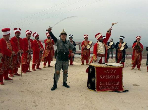 Sınırdaki askere mehteran desteği