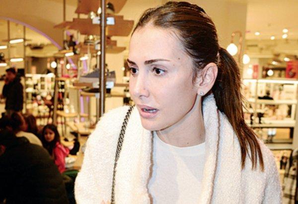 Emina Sandal: Ağlasam evde ağlarım