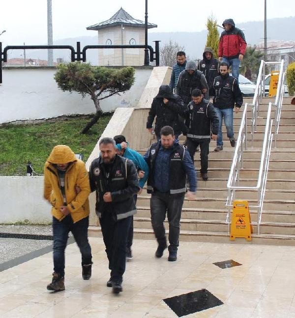 FETÖ'cüleri kaçıran şebeke çökertildi