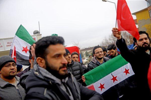 Suriyeli sığınmacılardan gönüllü askerlik başvurusu