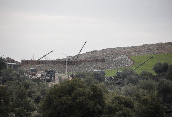 Afrin'e bomba yağdı