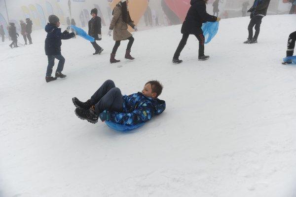 Poşetli kayakçılar Uludağ'da