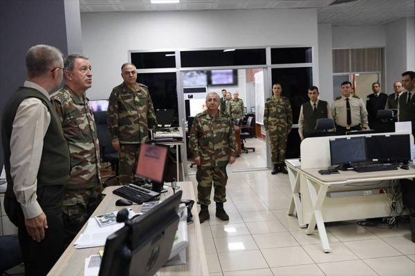 Orgeneral Akar harekat merkezlerini denetledi