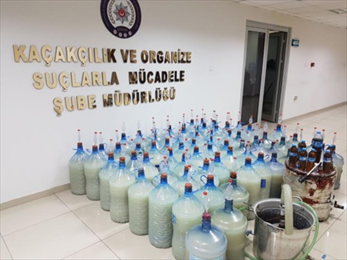 Emekli öğretim görevlisi banyoda kaçak viski imal etti