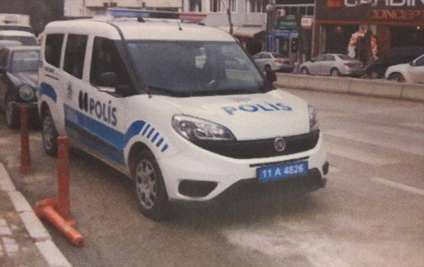 Polis aracına park cezası