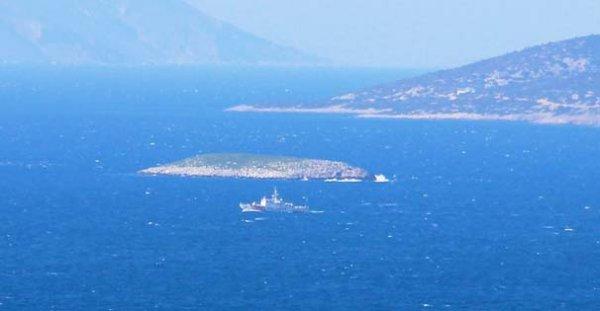 Türk askeri Yunanları Kardak'a yanaştırmadı