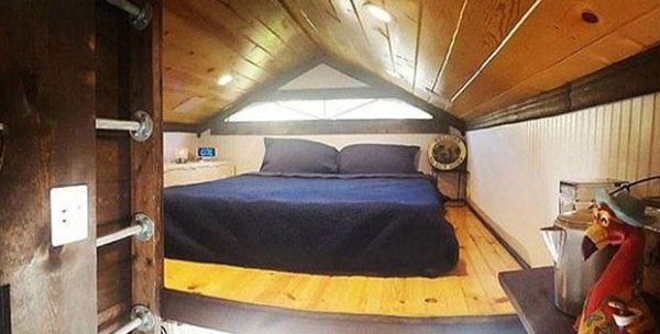 Yurtta kalmak istemeyen öğrenci kendine ev yaptı