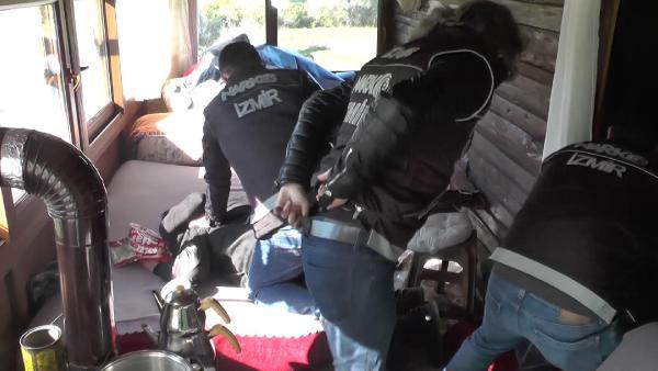 İzmir'de 1.5 ton uyuşturucu ele geçirildi