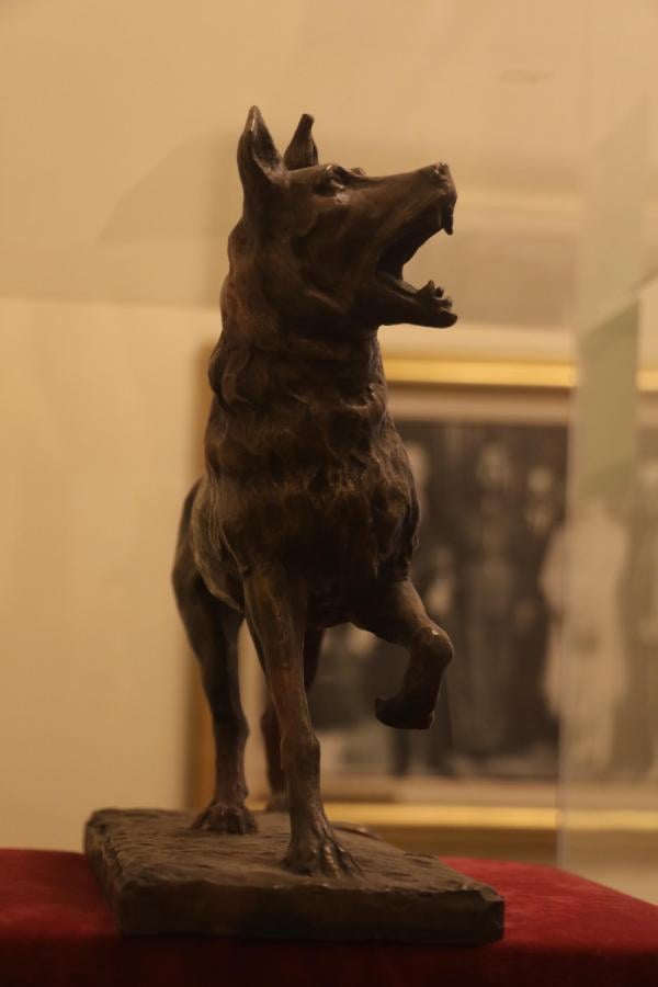 Lahey Adalet Divanı'nın Atatürk'e hediye ettiği 'bozkurt'