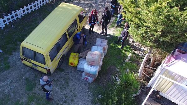 İzmir'de 1.5 ton uyuşturucu ele geçirildi