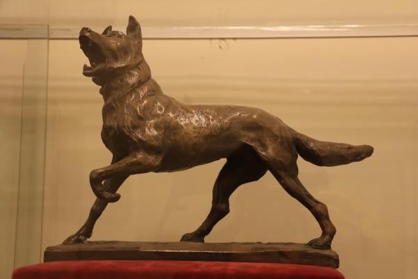 Lahey Adalet Divanı'nın Atatürk'e hediye ettiği 'bozkurt'