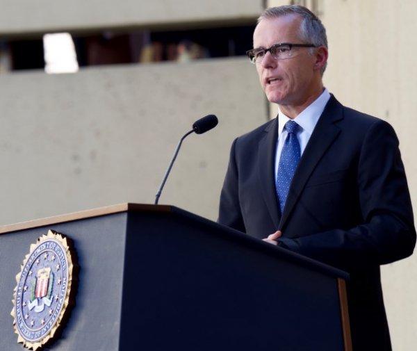 FBI direktörü istifa etti