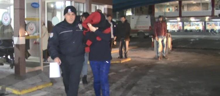 Yaşlı adam arabasına aldığı karı koca tarafından gasbedildi