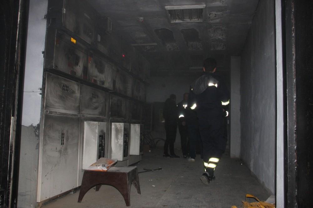 Güngören'de trafonun patladığı mahalle karanlığa gömüldü