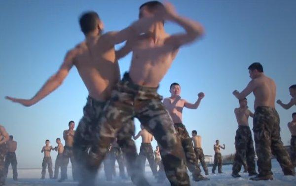 Çin'de polis kuvvetlerinin eksi 31 derecedeki eğitimi