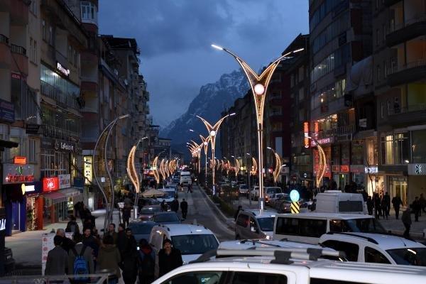Hakkari'deki kiralar el yakıyor