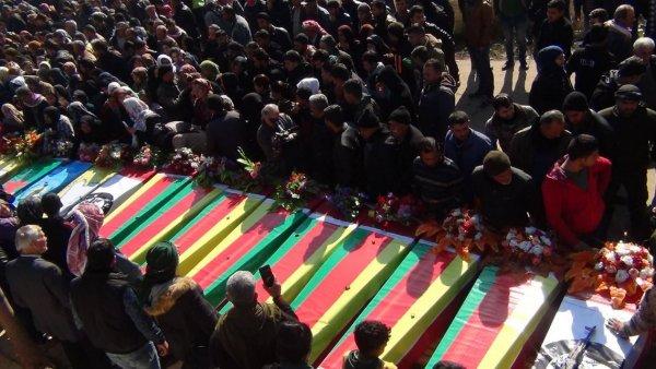 Afrin'de öldürülen teröristleri gömdüler