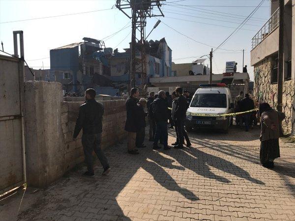 Reyhanlı’ya 2 roket atıldı