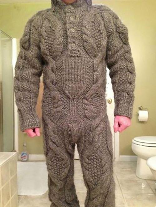 p İşte dikkat çeken ama denemeye bile yanaşmayacağınız saçmalıktaki kıyafetler. /p  p /p