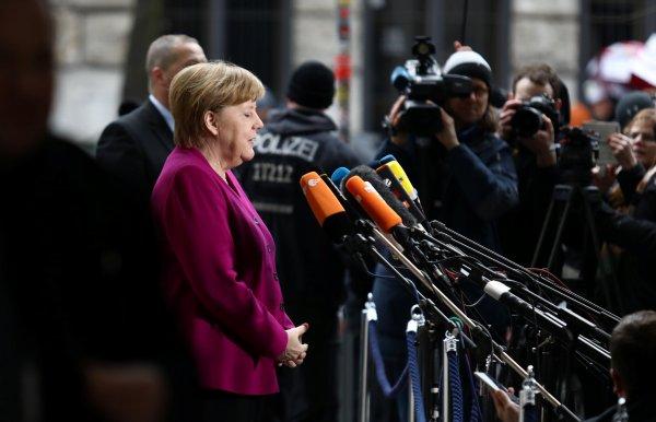 Almanya 4 FETÖ'cü askeri koruması altına aldı