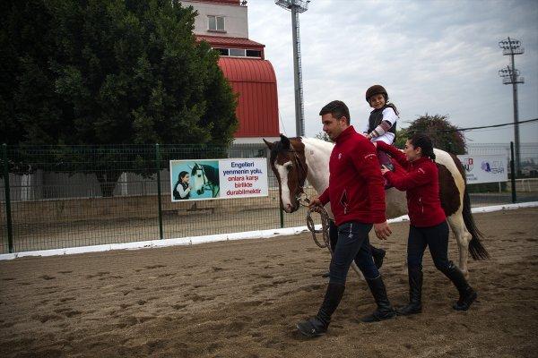 Türkiye Jokey Kulübü, 6. At'la Terapi merkezini açtı