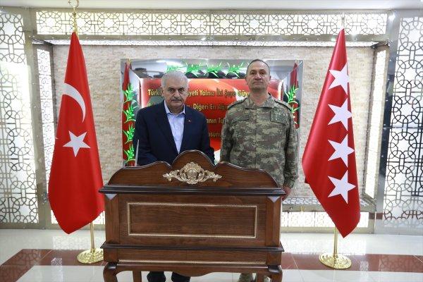 Başbakan, Hatay'da Harekat Merkezi'nde