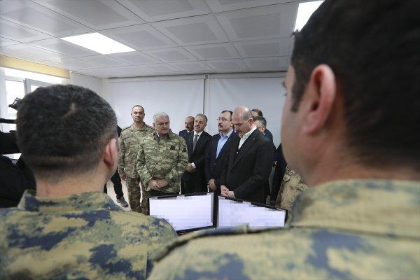 Başbakan, Hatay'da Harekat Merkezi'nde