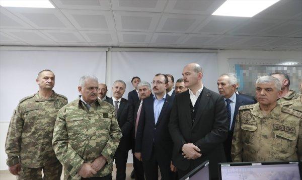 Başbakan, Hatay'da Harekat Merkezi'nde