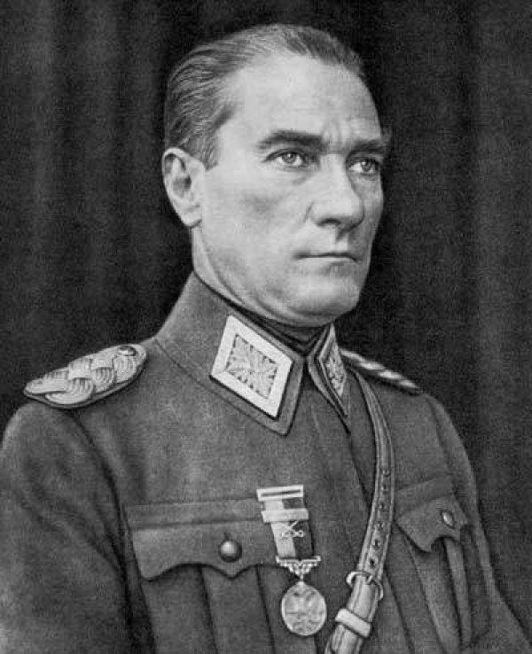 İlber Ortaylı’dan bütün yönleriyle Atatürk’ün hayatı