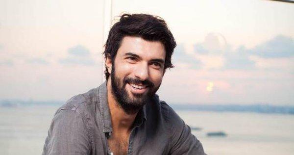 Cansu Dere Engin Akyürek'in evine yerleşti