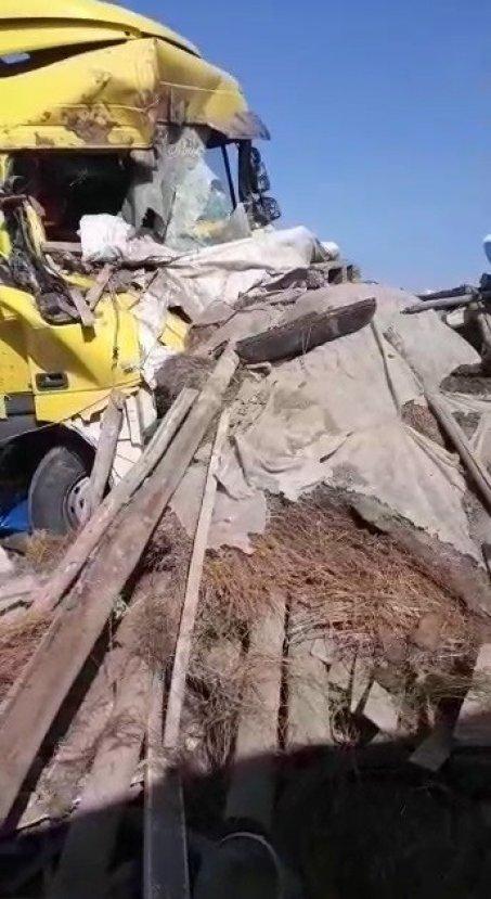 Alkollü sürücünün kullandığı tır bir evi yıktı