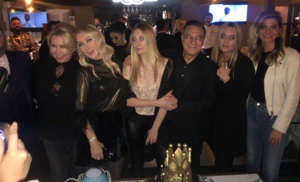 Mehmet Ali Erbil eski eşleriyle doğum günün kutladı