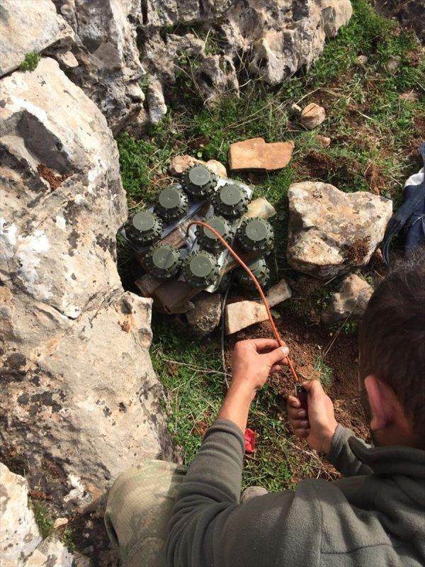Afrin'de yasaklı anti-personel mayınları ele geçirildi